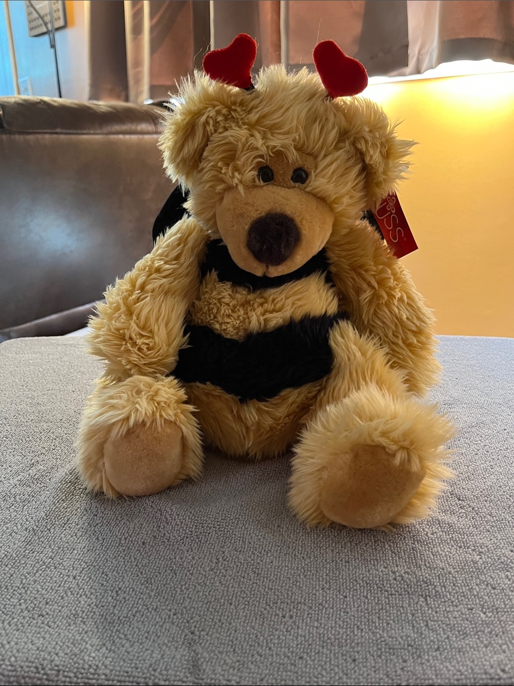 RUSS BERRIE Breezy Bumble Bee Bear